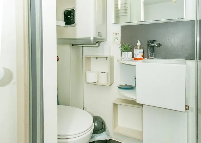 Champs Elysees & Arc De Triomphe - Studio - Cityapartmentstay *