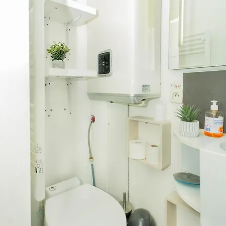 Champs Elysees & Arc De Triomphe - Studio - Cityapartmentstay Apartamento *